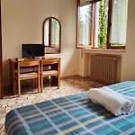 Casa Per Ferie Lo Scoiattolo Отель *