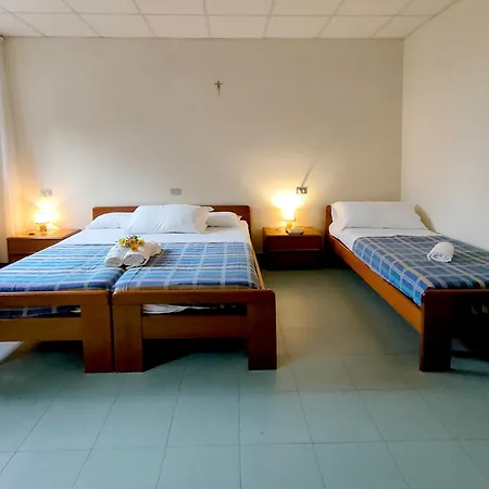 Casa Per Ferie Lo Scoiattolo Hotel *