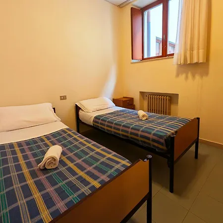 Hotell Casa Per Ferie Lo Scoiattolo *