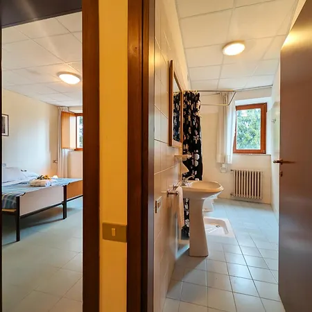 Hotell Casa Per Ferie Lo Scoiattolo
