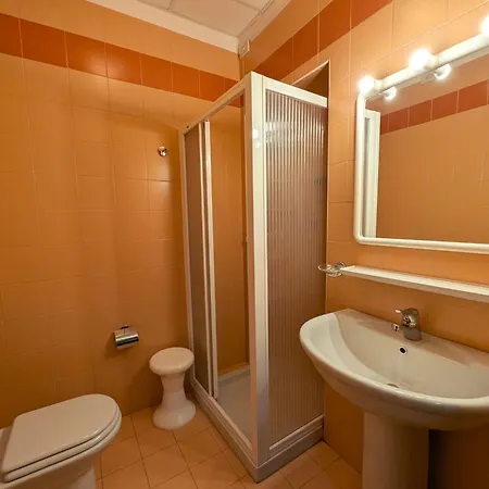 Hotell Casa Per Ferie Lo Scoiattolo