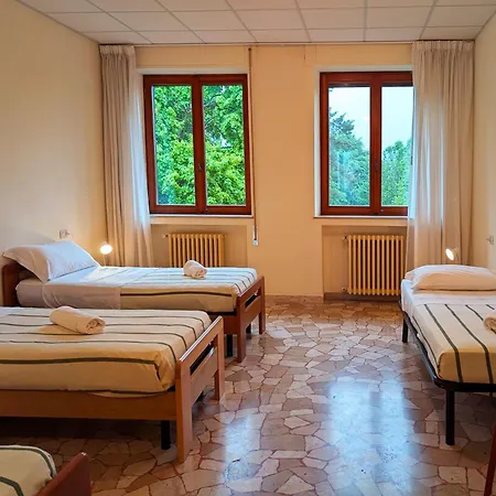 Hotell Casa Per Ferie Lo Scoiattolo